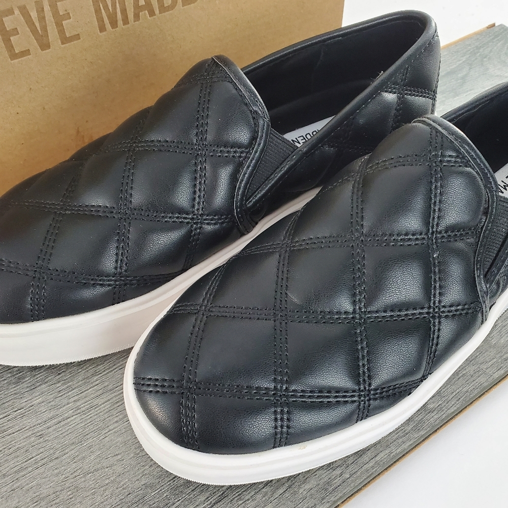 Steve Madden legacy, quilted black 8.5 shoes - Picture 3 of 7